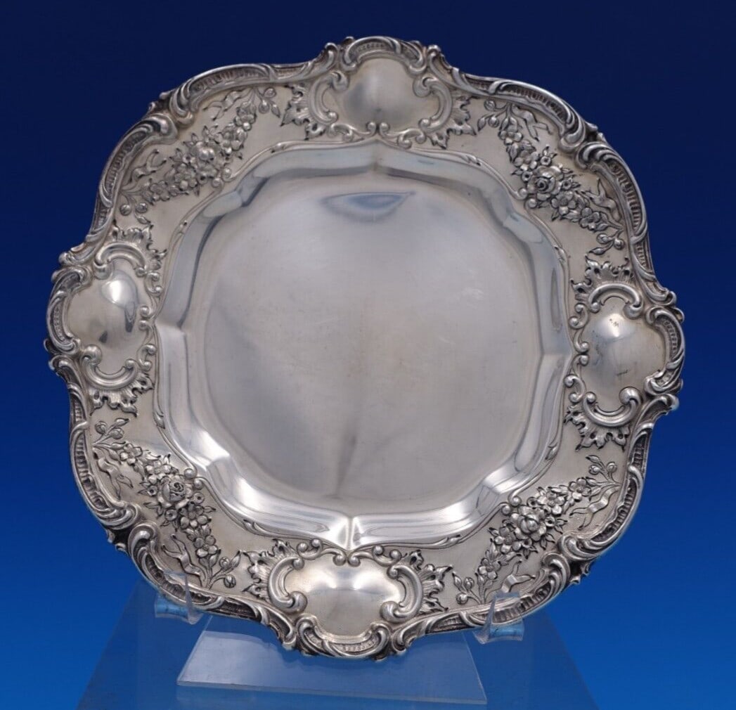 Chantilly by Gorham Sterling Silver Dessert Plate 6.5 inch Elegant Design: Chantilly by Gorham Sterling Silver Dessert Plate 6.5 inch Elegant Design Introducing the Chantilly by Gorham Sterling Silver Dessert Plate, an exquisite piece that embodies the elegance of 18th centu