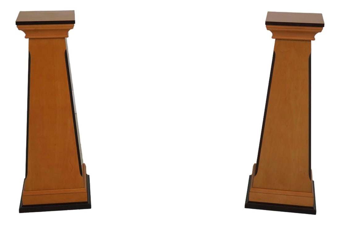 Set of Two Satinwood Pedestals in Biedermeier Style: Set of Two Satinwood Pedestals in Biedermeier Style This pair of Biedermeier style pedestals features a satinwood finish, reflecting a classic design from around 1995. Each pedestal is crafted from sa