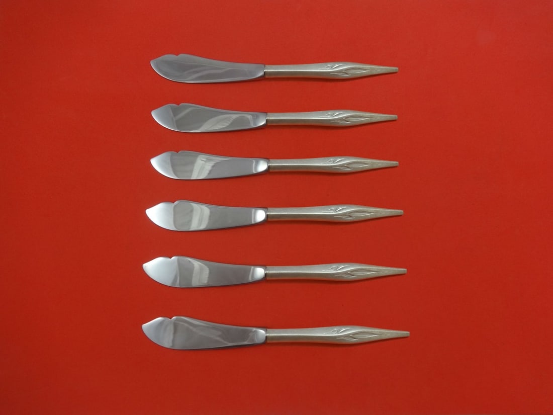 Wallace Dawn Mist Sterling Silver Trout Knife Set 6pc 7.5": Wallace Dawn Mist Sterling Silver Trout Knife Set 6pc 7.5" Introducing the exquisite Dawn Mist Trout Knife Set, a 6-piece collection crafted by Wallace. This elegant flatware set features a sterling s