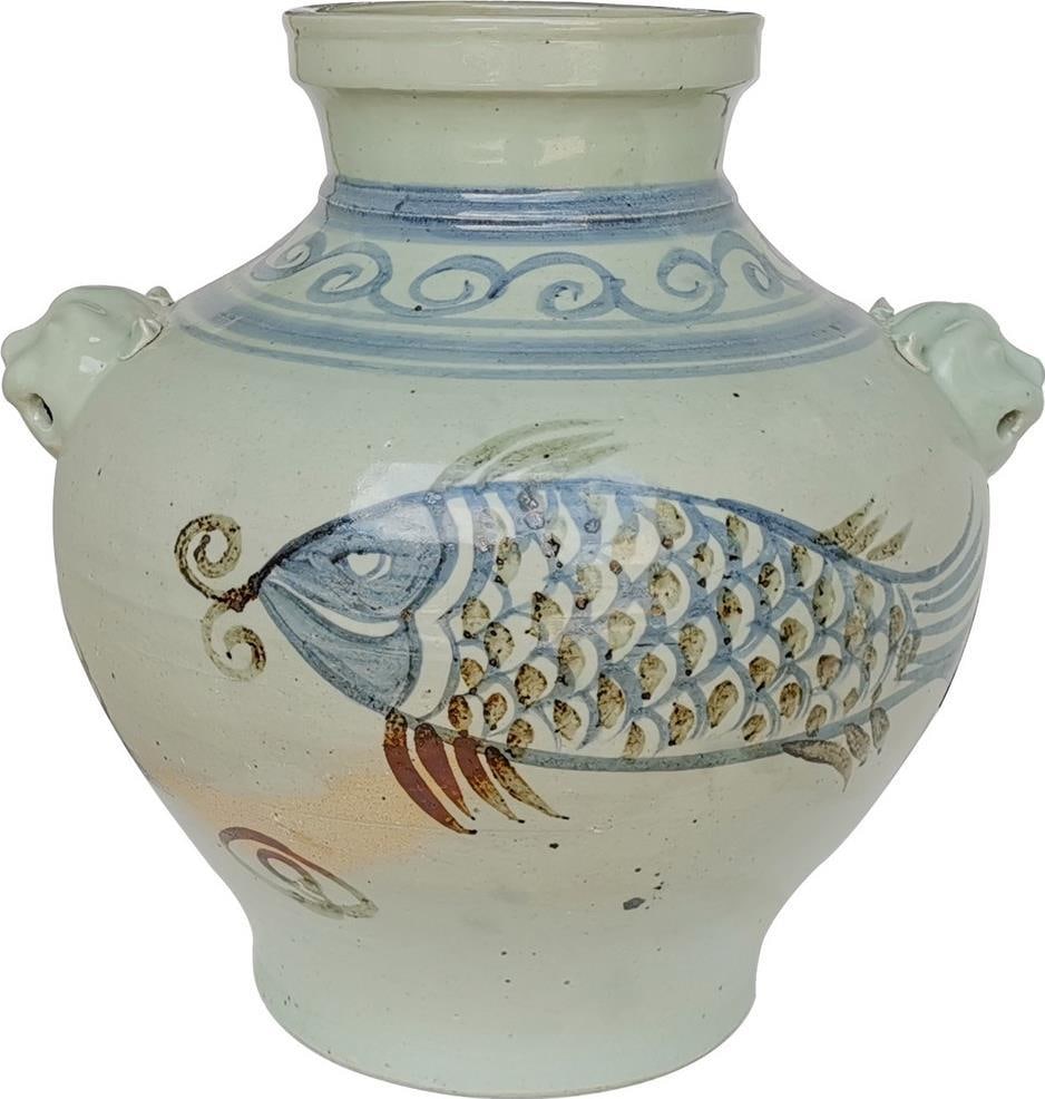 Chinoiserie Double Lion Handle Fish Jar - Handcrafted Ceramic: Chinoiserie Double Lion Handle Fish Jar - Handcrafted Ceramic This exquisite Double Lion Handle Fish Jar showcases elegant artistry with its Chinoiserie style. Hand-crafted from high-quality ceramic,