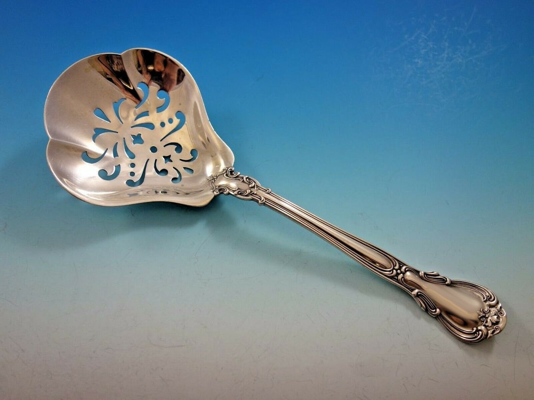 Gorham Chantilly Sterling Silver Pierced Pea Spoon 8 3/4" Serving (1 of 5)