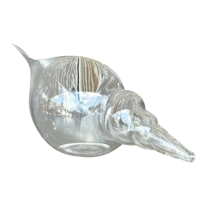 Large Seguso Murano Glass Shell Vintage Italian Art Piece: Large Seguso Murano Glass Shell Vintage Italian Art Piece Discover this exquisite vintage Italian Murano glass shell, signed by Seguso, showcasing remarkable artistry and timeless elegance. This large