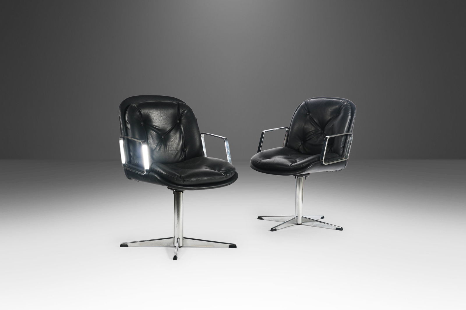 Mid-Century Modern Black Chrome Office Chairs Set of 2 USA 1960s (1 of 10)