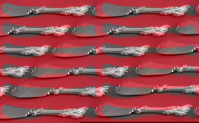 Towle Old Colonial Sterling Silver Butter Spreader Set 12 Pieces: Towle Old Colonial Sterling Silver Butter Spreader Set 12 Pieces This exquisite set features twelve butter spreaders from the Old Colonial pattern by Towle, crafted from sterling silver. Each piece me