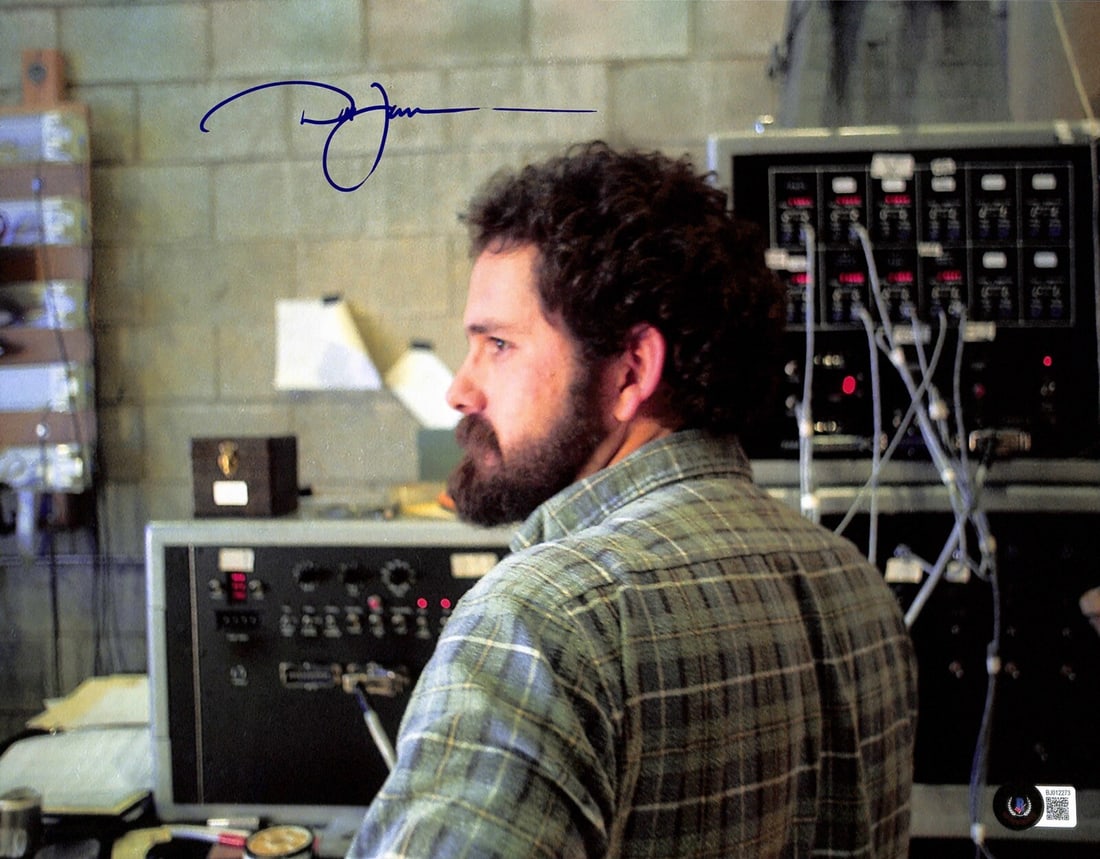 David Jones Signed 11x14 Star Wars Photo Beckett Certified: David Jones Signed 11x14 Star Wars Photo Beckett Certified This is an 11x14 photograph autographed by David Jones, a renowned original model maker for Industrial Light & Magic (ILM) and a contributor