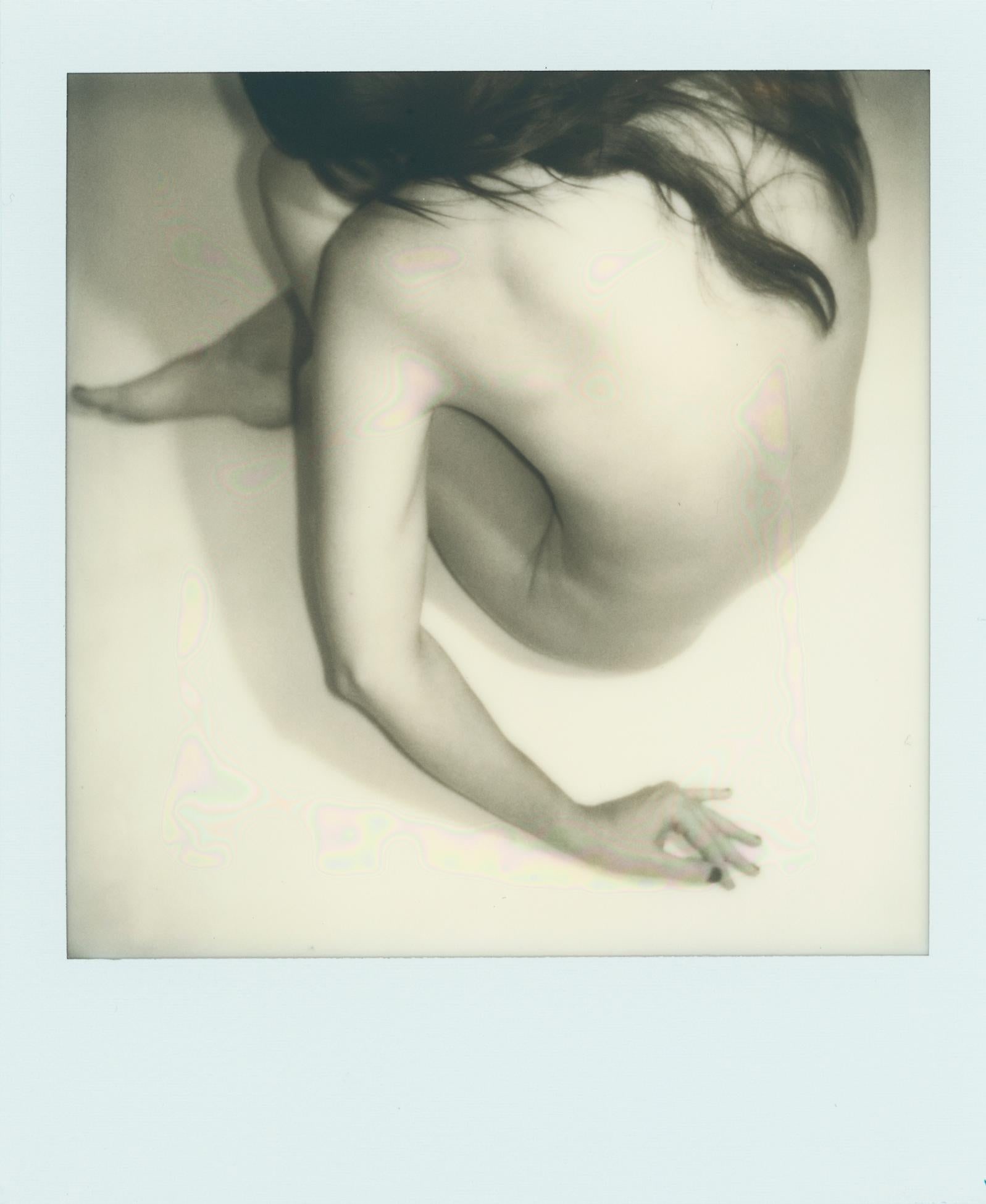 Larsen Sotelo Signed Nude Polaroid Photograph Pola Girls 8 Unique 2019 COA: Larsen Sotelo Signed Nude Polaroid Photograph Pola Girls 8 Unique 2019 COA "Pola Girls 8" is a unique nude Polaroid photograph created by Larsen Sotelo in 2019. This contemporary piece features an ima