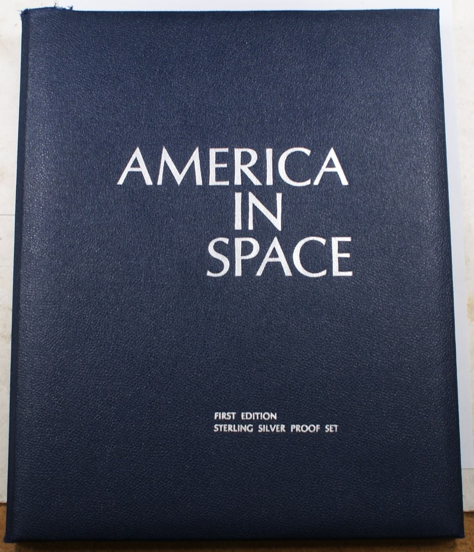24 Sterling Silver Space Exploration Medals Collection by Franklin Mint: 24 Sterling Silver Space Exploration Medals Collection by Franklin Mint This collection features 24 un-used sterling silver medals from the Franklin Mint, commemorating significant milestones in Ameri