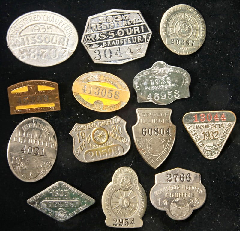 Vintage 1920s 1930s Chauffeur Badges 13pc Lot MN NY IL MI MO: Vintage 1920s 1930s Chauffeur Badges 13pc Lot MN NY IL MI MO This is a bulk lot of 13 chauffeur badges from the 1920s and 1930s, featuring badges from Minnesota (MN), New York (NY), Illinois (IL), Mic