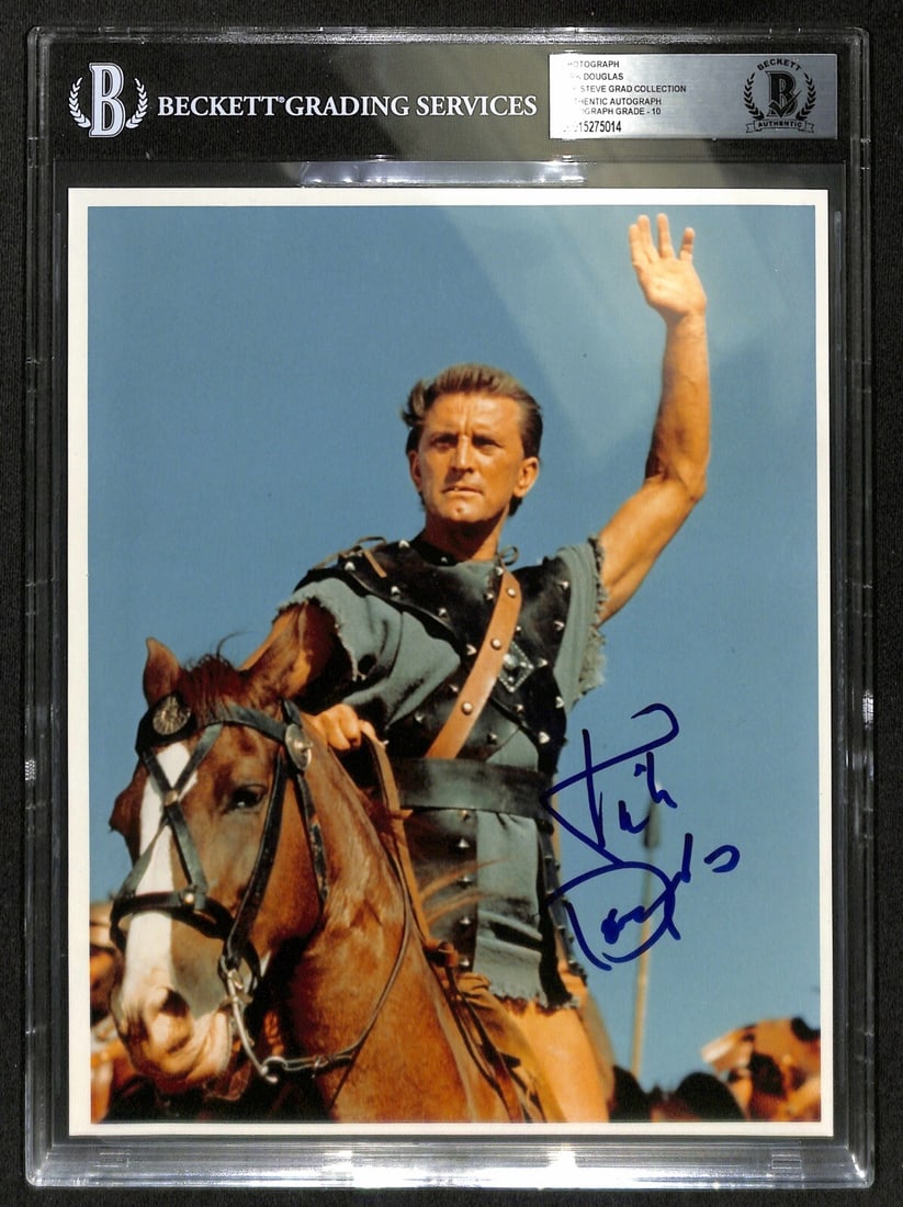Kirk Douglas Spartacus Signed 8x10 Photo Perfect 10 Beckett: Kirk Douglas Spartacus Signed 8x10 Photo Perfect 10 Beckett This stunning autographed 8x10 color photograph features the legendary actor Kirk Douglas, known for his iconic role as Spartacus in the 196