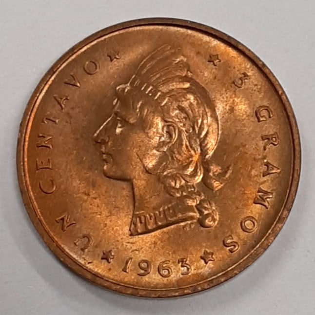 Roll of 25 Uncirculated 1963 Dominican Republic 1 Centavo Bronze Coins KM 25: Roll of 25 Uncirculated 1963 Dominican Republic 1 Centavo Bronze Coins KM 25 This roll includes 25 uncirculated 1963 Dominican Republic 1 Centavo coins made of bronze. Each coin is ungraded and uncert