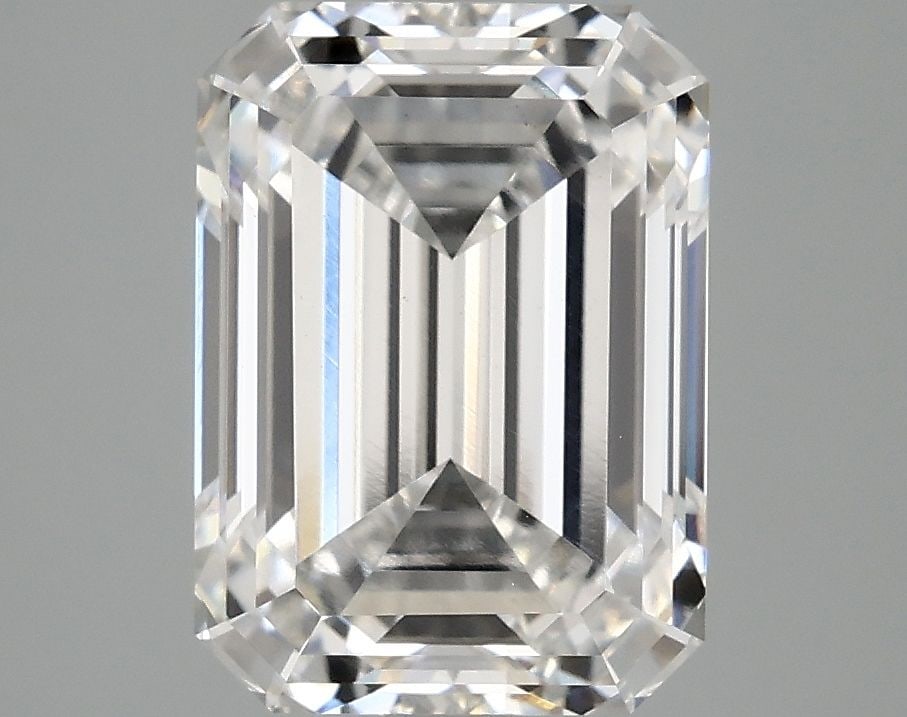Loose Diamond - EMERALD 4.1ct E VS1: Loose Diamond - EMERALD 4.1ct E VS1 Source: This is a real non-mined Diamond that has been grown in a lab Shape: EMERALD Carats: 4.1 Color: E Clarity: VS1 Certification: IGI Video: