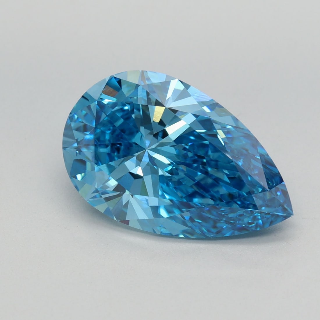 Loose Diamond - PEAR 4.02ct Fancy Vivid Blue VS1: Loose Diamond - PEAR 4.02ct Fancy Vivid Blue VS1 Source: This is a real non-mined Diamond that has been grown in a lab Shape: PEAR Carats: 4.02 Color: Fancy Vivid Blue Certification: IGI Video: