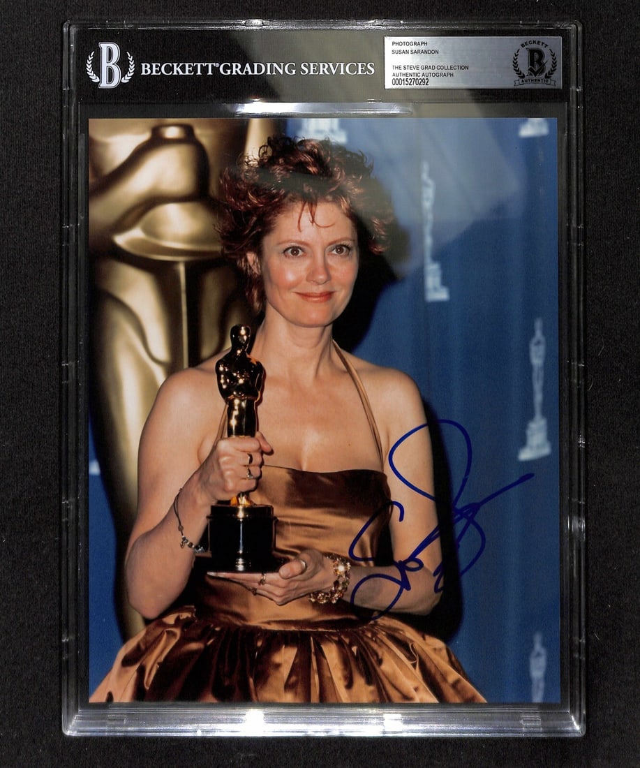 8x10 Photo Signed by Susan Sarandon Dead Man Walking Beckett Authenticated: 8x10 Photo Signed by Susan Sarandon Dead Man Walking Beckett Authenticated This is an original 8x10 color photograph signed by Susan Sarandon, renowned for her Oscar-winning performance in the film De