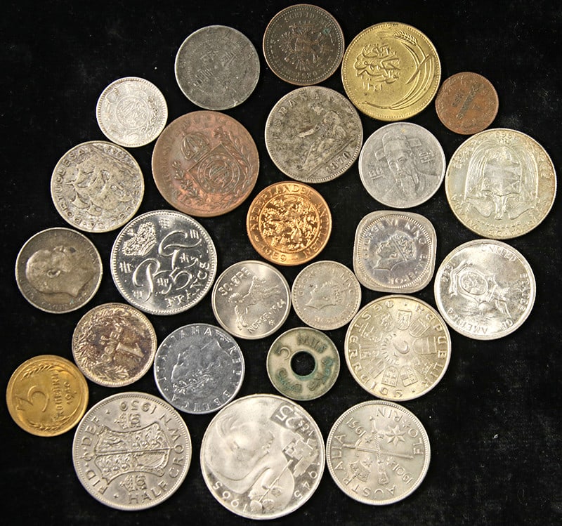 Bulk Lot of 25 Assorted Foreign Coins Similar Value Mix (1 of 1)