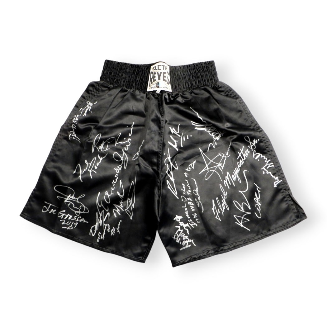 Boxing Greats Multi Signed Trunks 20 Autographs Beckett Authenticated (1 of 5)
