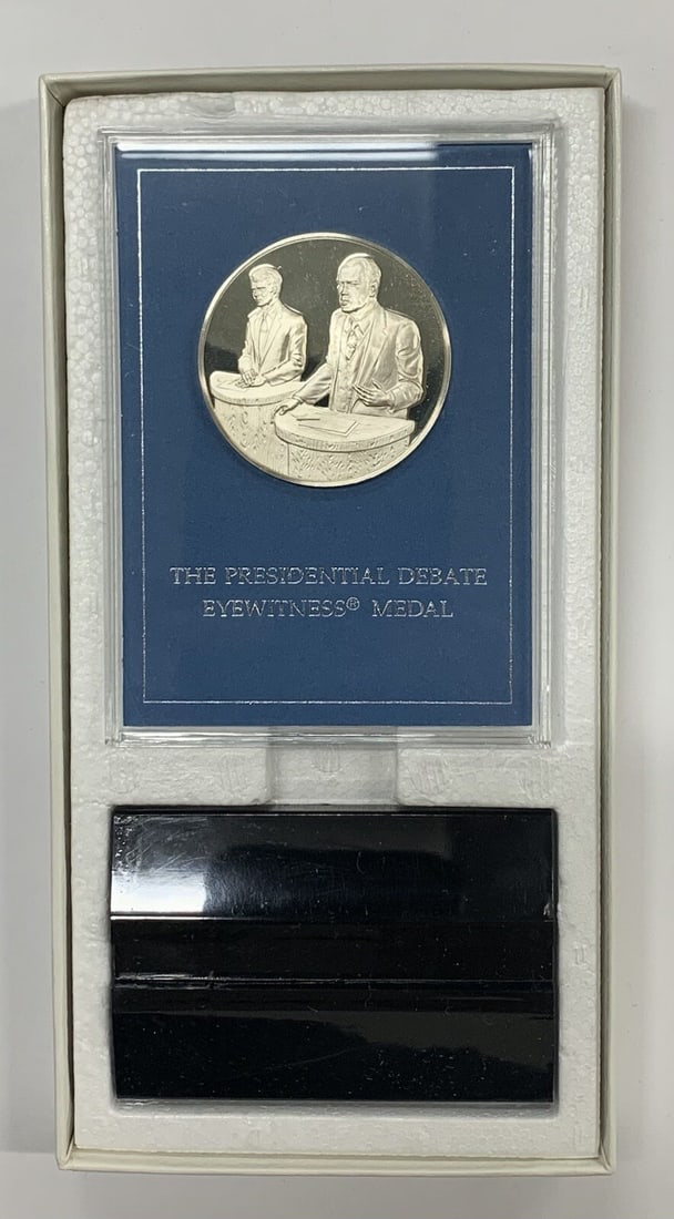 Carter Ford 1976 Debate .925 Silver Commemorative Medal Eyewitness Edition: Carter Ford 1976 Debate .925 Silver Commemorative Medal Eyewitness Edition This is a 1976 Presidential Debate Eyewitness Silver Medal issued by the Franklin Mint, commemorating the debate between Cart