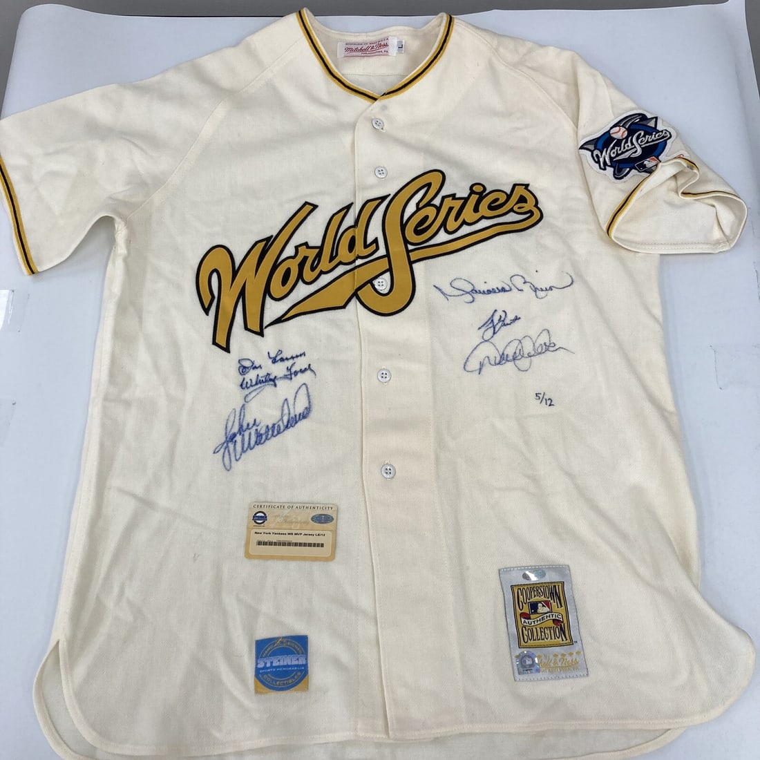 Derek Jeter Signed New York Yankees MVP Jersey Limited Edition 5/12 Steiner COA: Derek Jeter Signed New York Yankees MVP Jersey Limited Edition 5/12 Steiner COA Celebrate baseball history with this original New York Yankees World Series MVP commemorative jersey, signed by six lege