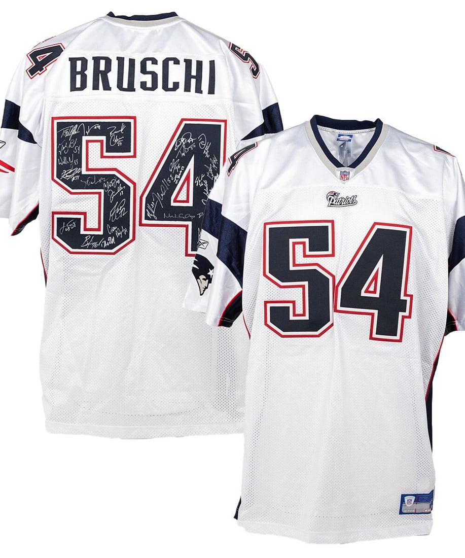 Tom Brady 2004 Patriots Team Signed Jersey Limited Edition 77/100 Steiner: Tom Brady 2004 Patriots Team Signed Jersey Limited Edition 77/100 Steiner Celebrate the legacy of Tom Brady and the New England Patriots with this limited-edition, team-signed jersey commemorating the