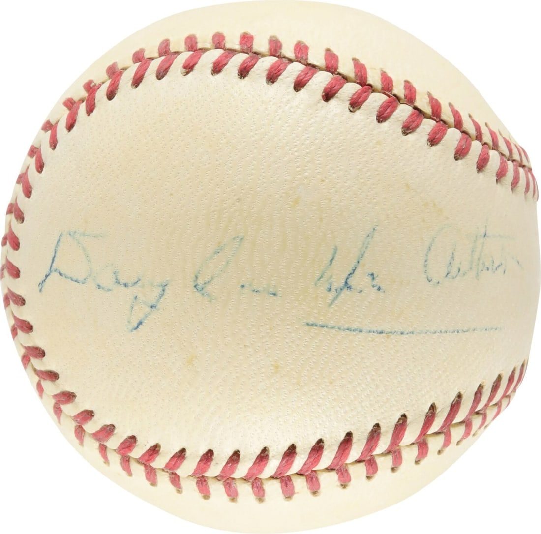Douglas MacArthur Signed Baseball PSA DNA COA WWII Korean War: Douglas MacArthur Signed Baseball PSA DNA COA WWII Korean War This unique piece of sports memorabilia features a baseball signed by General Douglas MacArthur, the prominent World War II commander. The