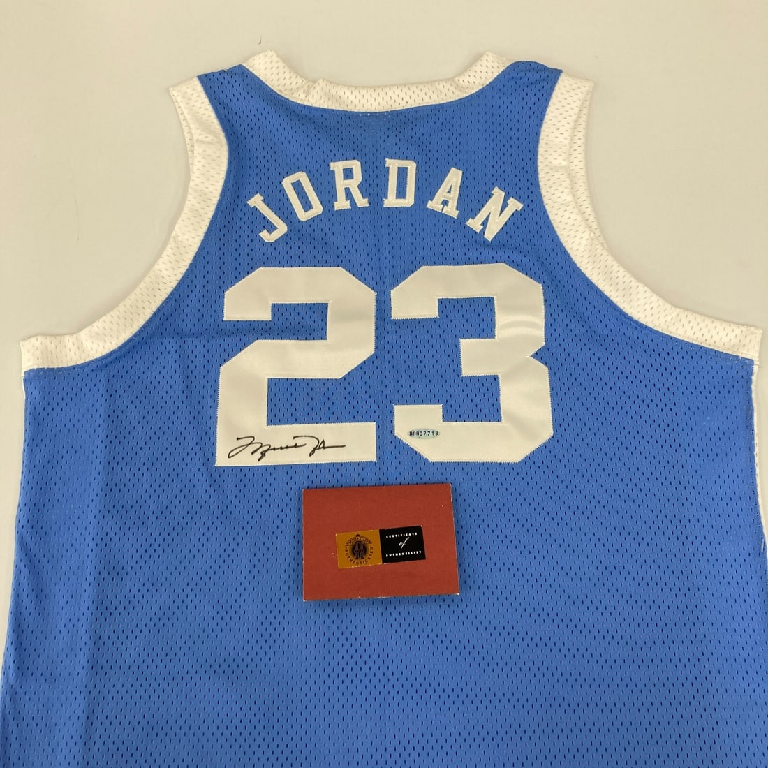 Michael Jordan Signed North Carolina Tar Heels Jersey UDA COA: Michael Jordan Signed North Carolina Tar Heels Jersey UDA COA Celebrate the legacy of basketball legend Michael Jordan with this authentic North Carolina Tar Heels jersey, signed by the iconic player