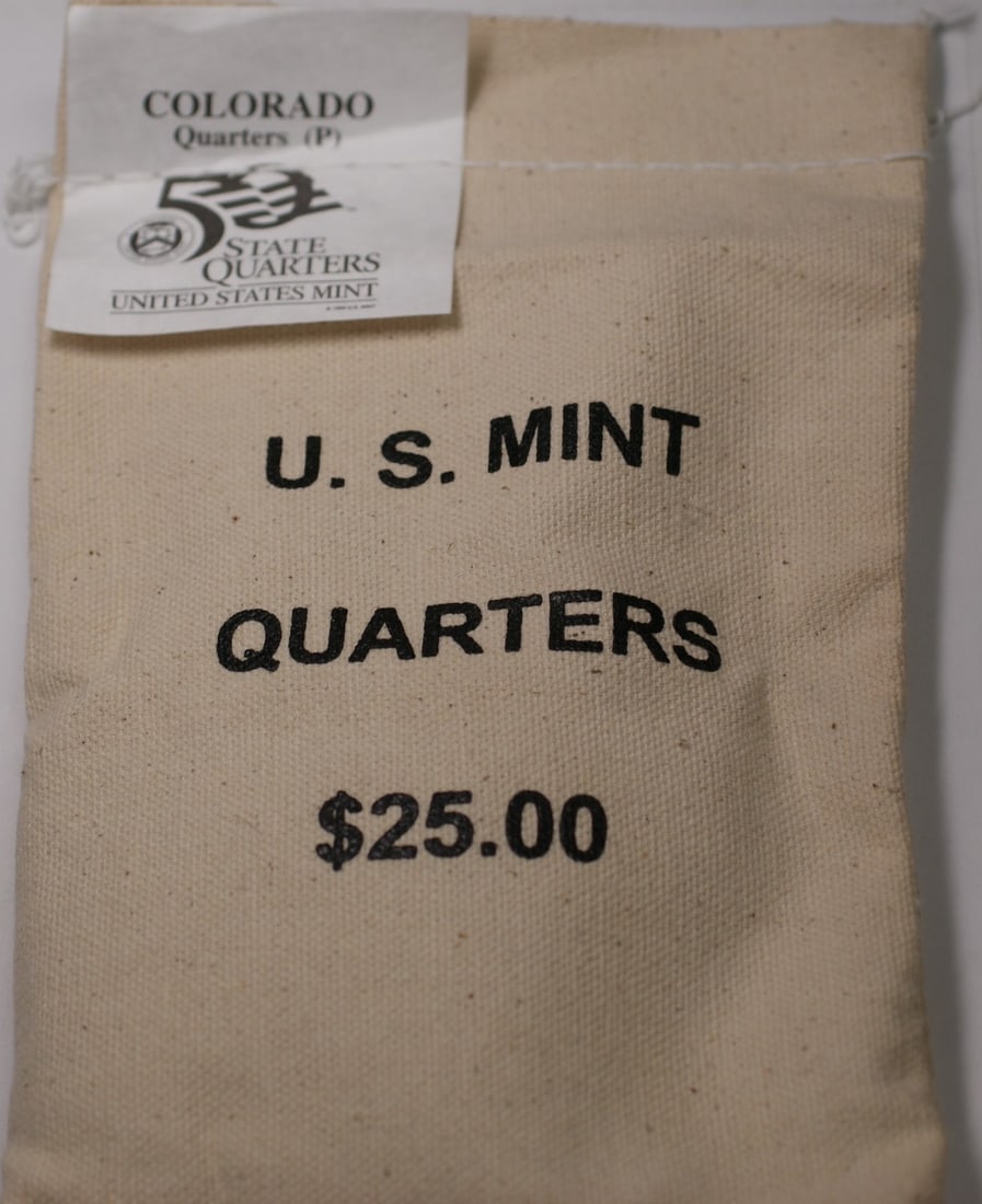 Bag of 100 Uncirculated 2005 Colorado Quarters Philadelphia Mint: Bag of 100 Uncirculated 2005 Colorado Quarters Philadelphia Mint This is a $25 face value bag containing 100 uncirculated 2005 Colorado State Quarters from the Philadelphia Mint. The coins are compose