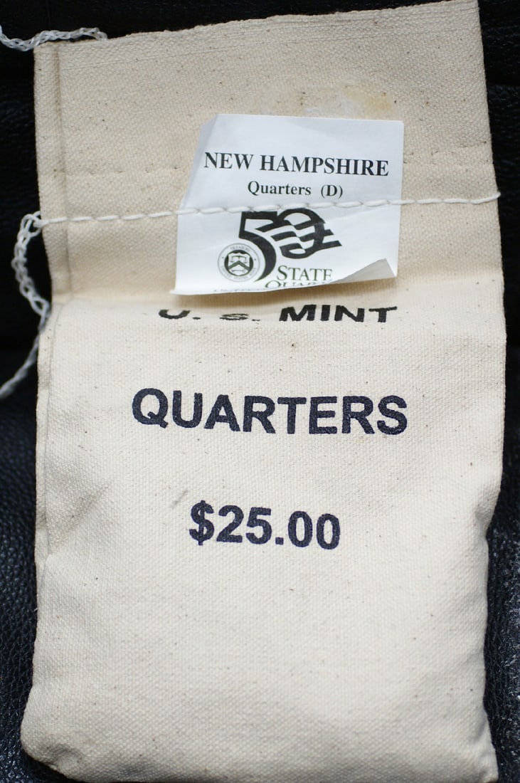 2000-D New Hampshire BU State Quarters $25 U.S. Mint Bag Sealed in Original Packaging: 2000-D New Hampshire BU State Quarters $25 U.S. Mint Bag Sealed in Original Packaging This is a $25 U.S. Mint sewn bag containing uncirculated 2000-D New Hampshire State Quarters. The coins were minte