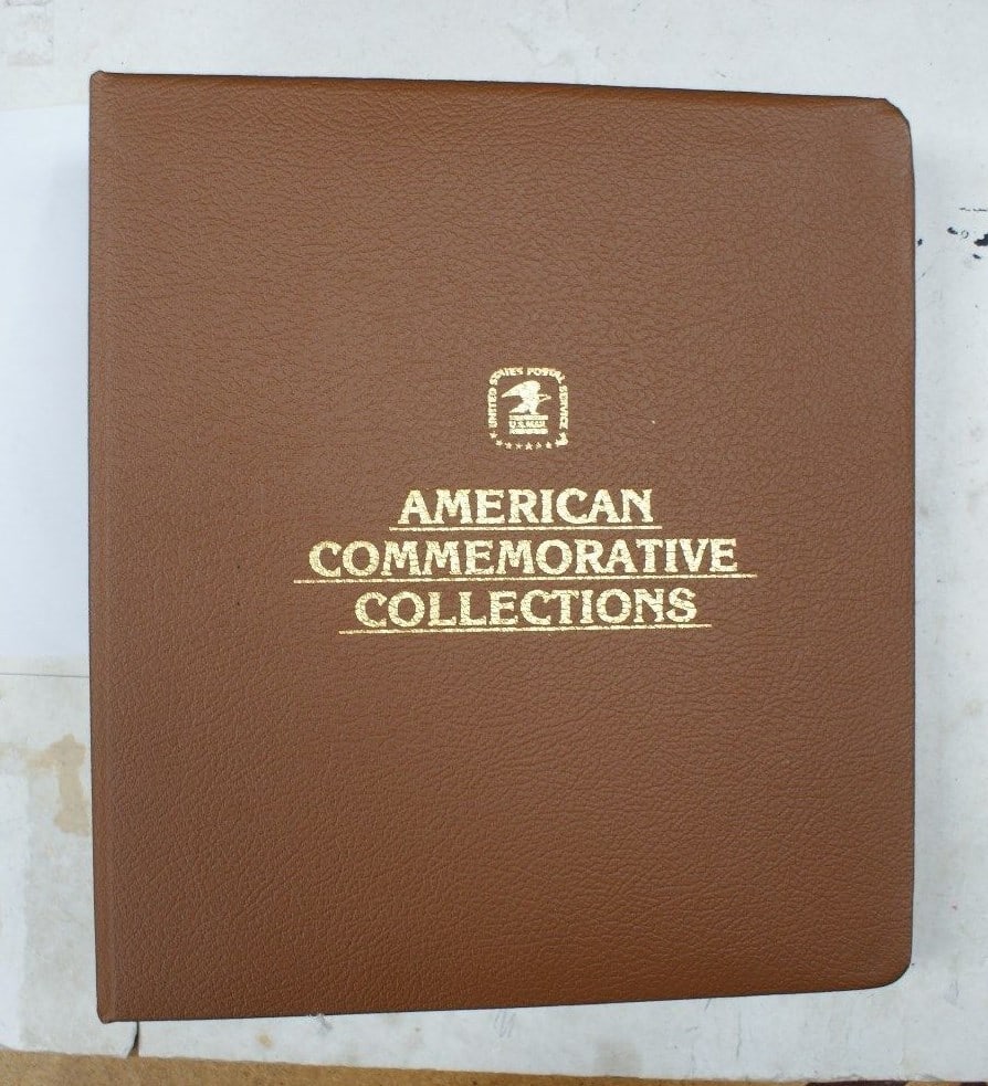 Limited Edition 1988 Archive Series Volume 2 Binder by American Banknote Company: Limited Edition 1988 Archive Series Volume 2 Binder by American Banknote Company This is a pre-owned American Banknote Company Archive Series 1988 Limited Edition Vol 2 binder, originating from the Un