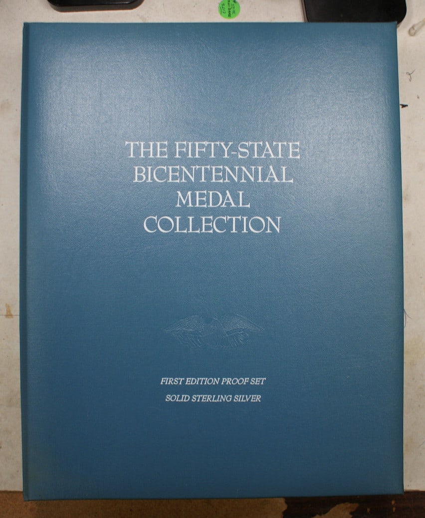 Fifty-State Bicentennial 1976 Sterling Silver Medal Set 50 Ounce with COA: Fifty-State Bicentennial 1976 Sterling Silver Medal Set 50 Ounce with COA The 1976 Fifty-State Bicentennial Medal Collection features a complete set of medals crafted in sterling silver, celebrating t