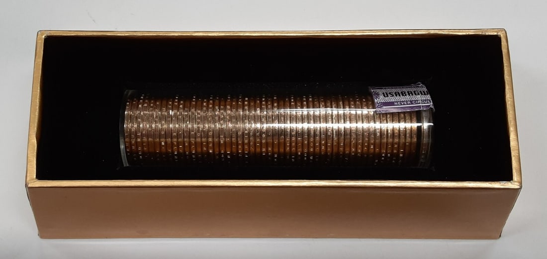 50-Coin Roll 2007-D George Washington Presidential $1 Uncirculated Dollars: 50-Coin Roll 2007-D George Washington Presidential $1 Uncirculated Dollars This is a 2007-D Brilliant Uncirculated roll containing 50 George Washington Presidential $1 coins. Each coin is uncirculated