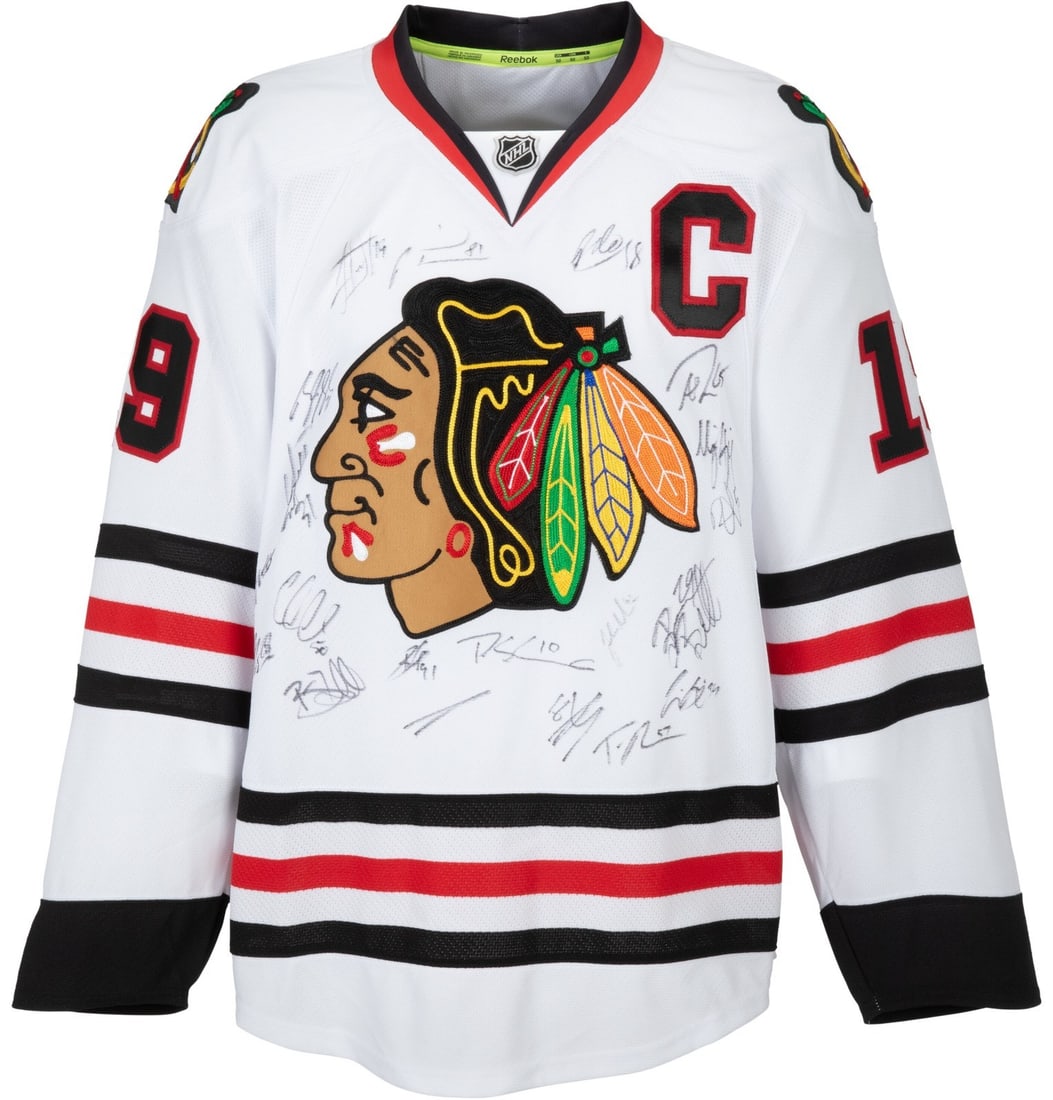 Chicago Blackhawks 2014-15 Stanley Cup Team 18-Signature Jersey PSA Beckett Authenticated (1 of 18)