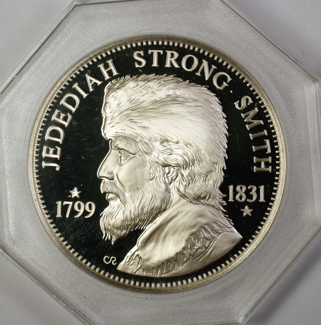 Silver Proof Medal Honoring Jedeiah Strong Smith by Franklin Mint: Silver Proof Medal Honoring Jedeiah Strong Smith by Franklin Mint This is a pre-owned silver proof medal featuring Jedeiah Strong Smith (1799-1831), issued by the Franklin Mint. The medal is composed