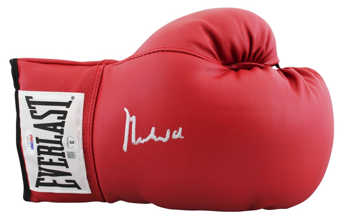 Muhammad Ali Signed Red Everlast Boxing Glove Beckett Authenticated: Muhammad Ali Signed Red Everlast Boxing Glove Beckett Authenticated This authentic signed red Everlast boxing glove has been personally signed by the legendary Muhammad Ali. It comes with a Certificat