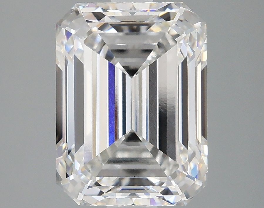Loose Diamond - EMERALD 4.07ct E VS1: Loose Diamond - EMERALD 4.07ct E VS1 Source: This is a real non-mined Diamond that has been grown in a lab Shape: EMERALD Carats: 4.07 Color: E Clarity: VS1 Certification: IGI Video: