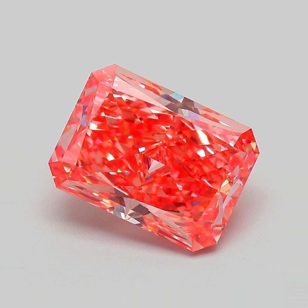 Loose Diamond - RADIANT 3.76ct Fancy Vivid Pink VVS2: Loose Diamond - RADIANT 3.76ct Fancy Vivid Pink VVS2 Source: This is a real non-mined Diamond that has been grown in a lab Shape: RADIANT Carats: 3.76 Color: Fancy Vivid Pink Certification: IGI