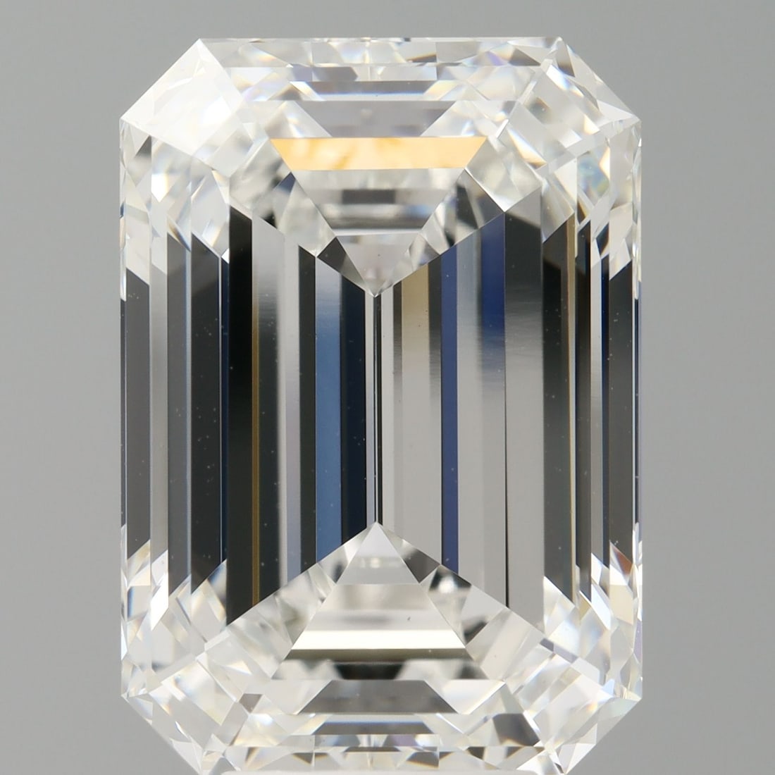 Loose Diamond - EMERALD 8.09ct F VVS2: Loose Diamond - EMERALD 8.09ct F VVS2 Source: This is a real non-mined Diamond that has been grown in a lab Shape: EMERALD Carats: 8.09 Color: F Clarity: VVS2 Certification: IGI Video: