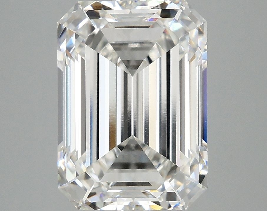 Loose Diamond - EMERALD 4.1ct E VS1: Loose Diamond - EMERALD 4.1ct E VS1 Source: This is a real non-mined Diamond that has been grown in a lab Shape: EMERALD Carats: 4.1 Color: E Clarity: VS1 Certification: IGI Video: