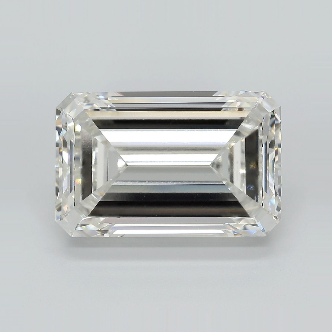 Loose Diamond - EMERALD 15.55ct H VVS2: Loose Diamond - EMERALD 15.55ct H VVS2 Source: This is a real non-mined Diamond that has been grown in a lab Shape: EMERALD Carats: 15.55 Color: H Clarity: VVS2 Certification: IGI Video: