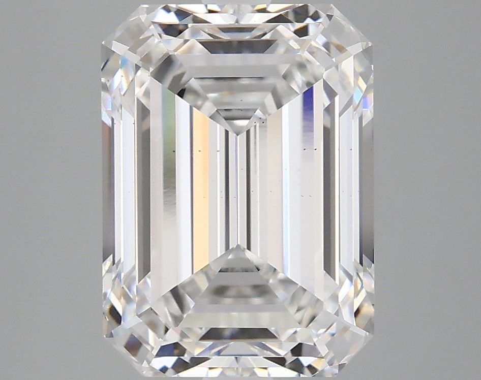 Loose Diamond - EMERALD 4.08ct D VS2: Loose Diamond - EMERALD 4.08ct D VS2 Source: This is a real non-mined Diamond that has been grown in a lab Shape: EMERALD Carats: 4.08 Color: D Clarity: VS2 Certification: IGI Video: