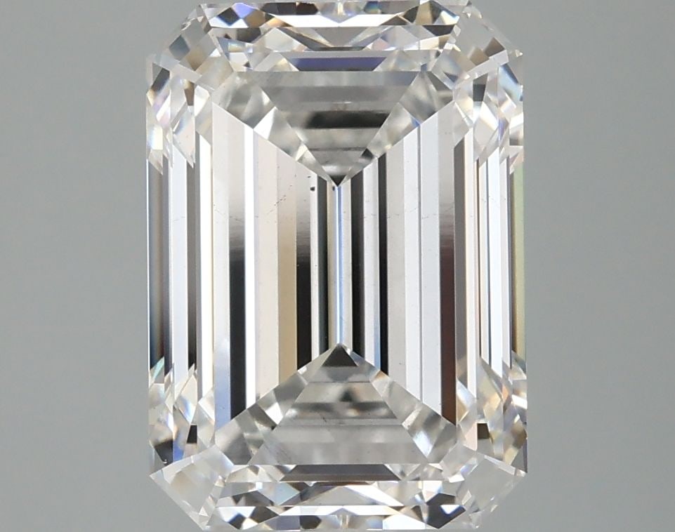 Loose Diamond - EMERALD 4.82ct F VS2: Loose Diamond - EMERALD 4.82ct F VS2 Source: This is a real non-mined Diamond that has been grown in a lab Shape: EMERALD Carats: 4.82 Color: F Clarity: VS2 Certification: IGI Video: