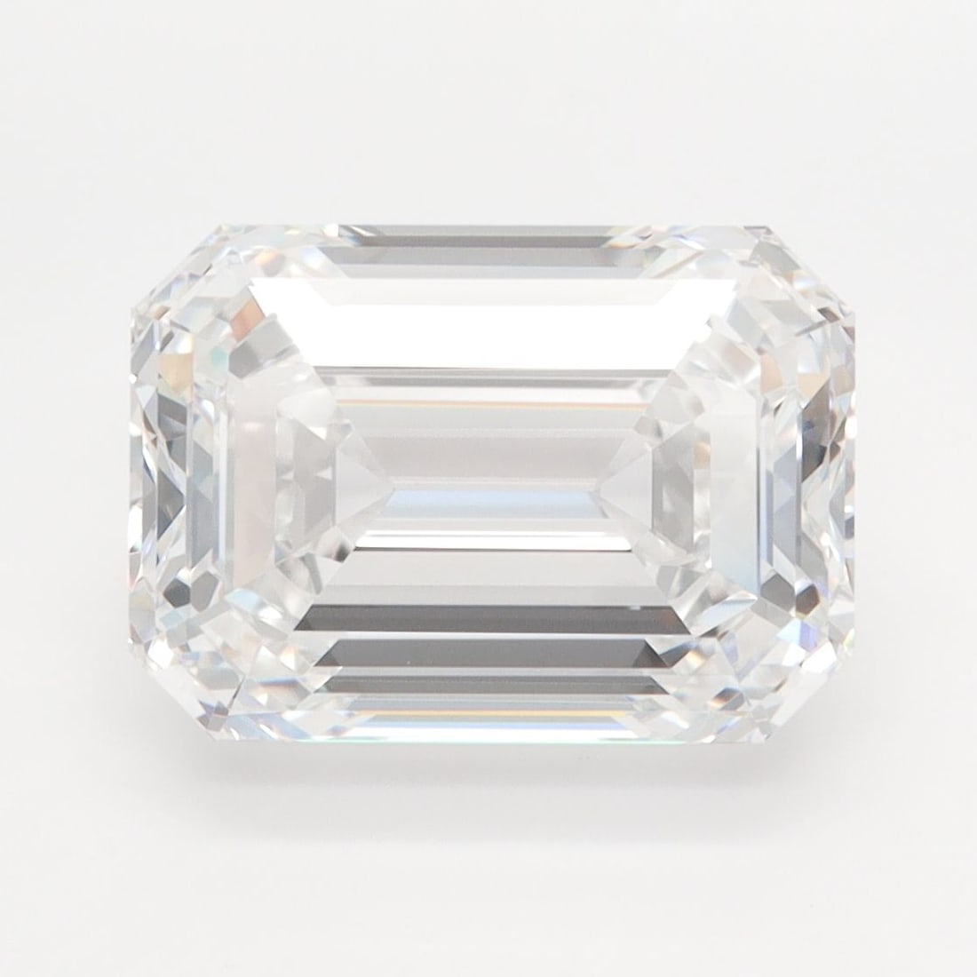 Loose Diamond - EMERALD 5.05ct D VVS1: Loose Diamond - EMERALD 5.05ct D VVS1 Source: This is a real non-mined Diamond that has been grown in a lab Shape: EMERALD Carats: 5.05 Color: D Clarity: VVS1 Certification: GIA Video: