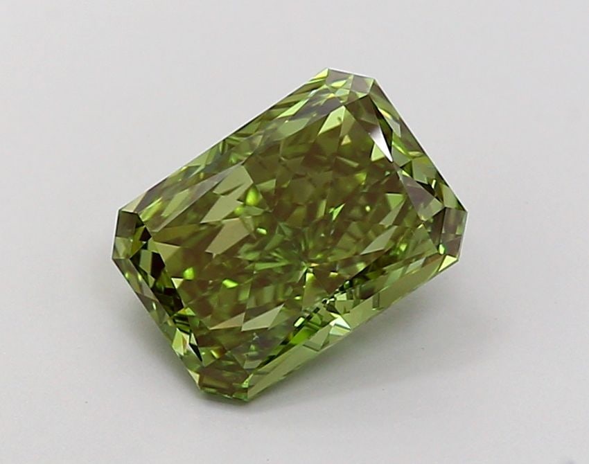 Loose Diamond - RADIANT 2.03ct Fancy Vivid Green VS2: Loose Diamond - RADIANT 2.03ct Fancy Vivid Green VS2 Source: This is a real non-mined Diamond that has been grown in a lab Shape: RADIANT Carats: 2.03 Color: Fancy Vivid Green Certification: IGI