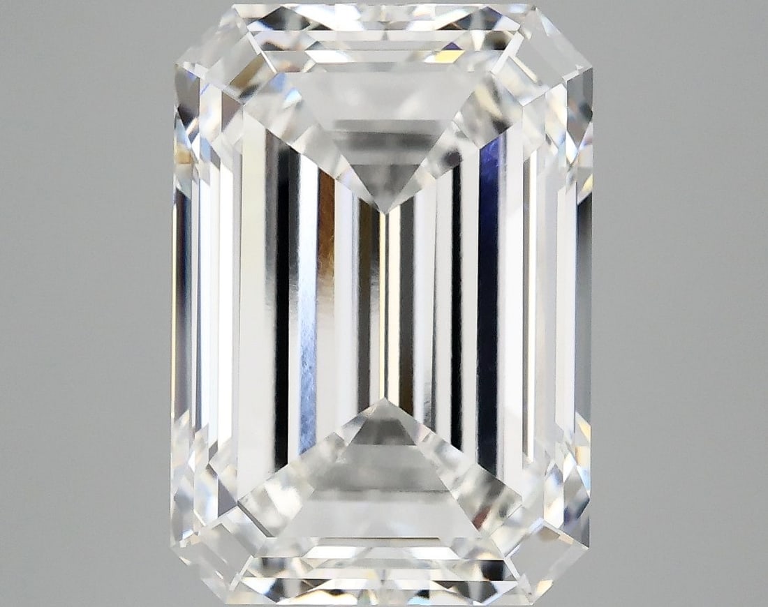 Loose Diamond - EMERALD 7.16ct E VVS2: Loose Diamond - EMERALD 7.16ct E VVS2 Source: This is a real non-mined Diamond that has been grown in a lab Shape: EMERALD Carats: 7.16 Color: E Clarity: VVS2 Certification: IGI Video:
