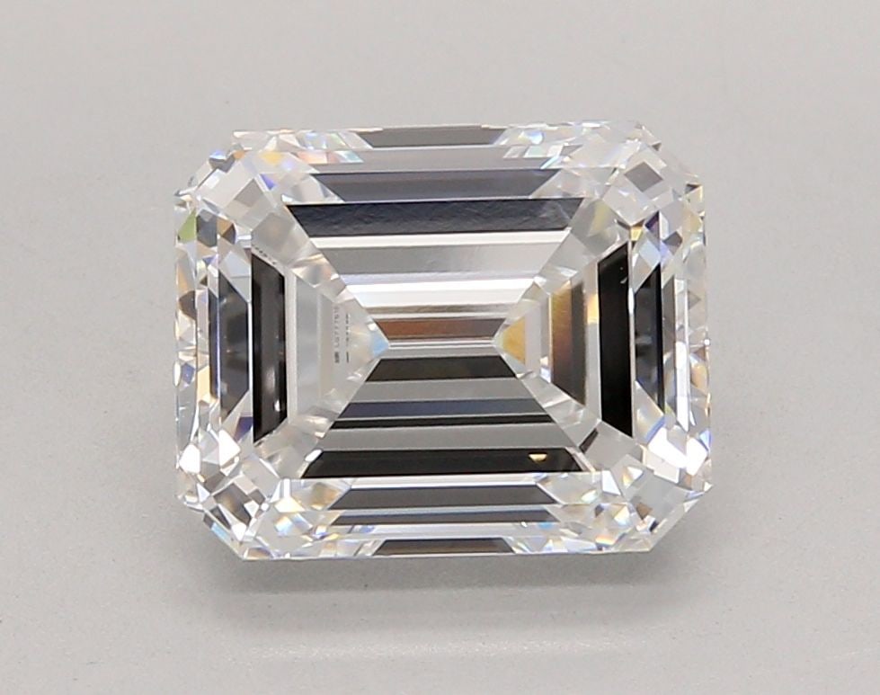 Loose Diamond - EMERALD 4.12ct D VS1: Loose Diamond - EMERALD 4.12ct D VS1 Source: This is a real non-mined Diamond that has been grown in a lab Shape: EMERALD Carats: 4.12 Color: D Clarity: VS1 Certification: IGI Video: