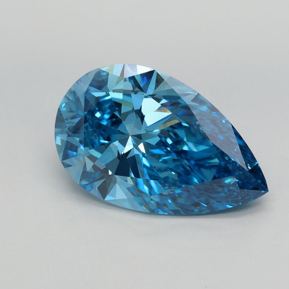 Loose Diamond - PEAR 5.15ct Fancy Vivid Blue VVS2: Loose Diamond - PEAR 5.15ct Fancy Vivid Blue VVS2 Source: This is a real non-mined Diamond that has been grown in a lab Shape: PEAR Carats: 5.15 Color: Fancy Vivid Blue Certification: IGI Video: