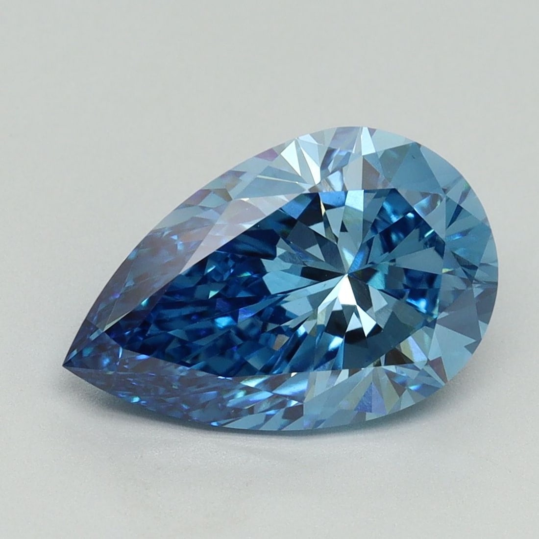 Loose Diamond - PEAR 3.09ct Fancy Vivid Blue VS1: Loose Diamond - PEAR 3.09ct Fancy Vivid Blue VS1 Source: This is a real non-mined Diamond that has been grown in a lab Shape: PEAR Carats: 3.09 Color: Fancy Vivid Blue Certification: IGI Video: