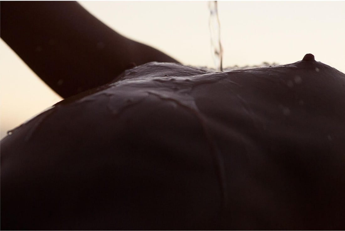 Rowan Daly Untitled Nr 7584 Nude Photography 36 x 44 Edition of 12: Rowan Daly Untitled Nr 7584 Nude Photography 36 x 44 Edition of 12 Presenting "Untitled (Nr. 7584)", a striking nude photography piece by Rowan Daly, created in 2015. This artwork measures 36" x 44" a