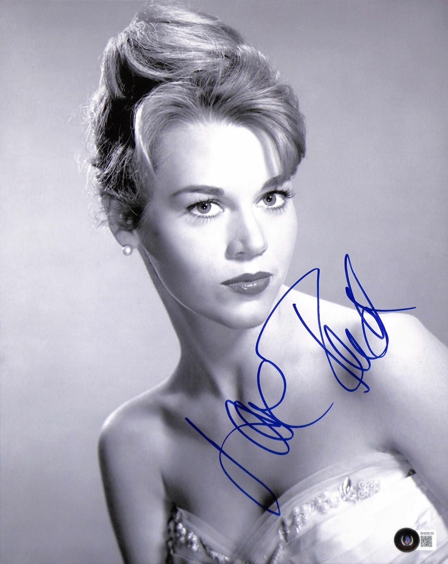 Jane Fonda Autographed 11x14 Photo Beckett Authenticated: Jane Fonda Autographed 11x14 Photo Beckett Authenticated This is an original 11x14 photograph signed by actress Jane Fonda. The autograph has been signed in blue permanent marker and is certified by B