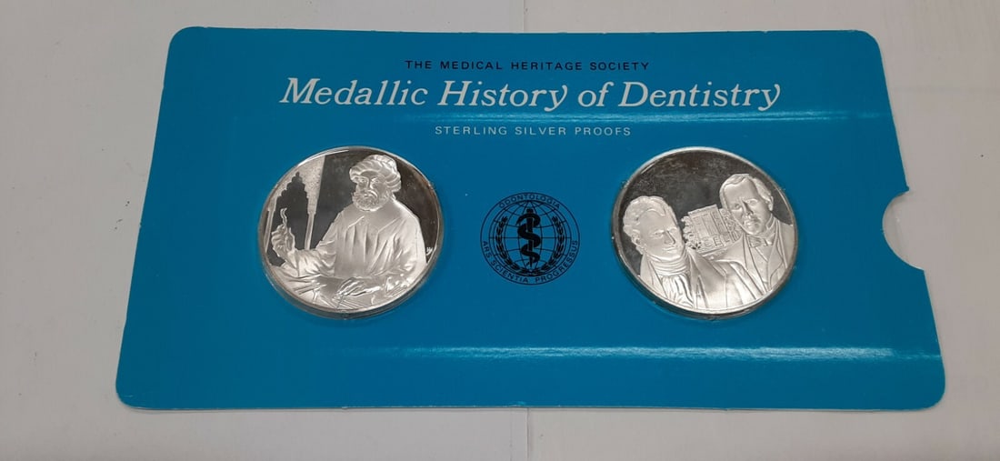 Sterling Silver Medal Pair Baltimore Dental College and Abulcasis by Franklin Mint: Sterling Silver Medal Pair Baltimore Dental College and Abulcasis by Franklin Mint This set features The Medallic History of Dentistry sterling silver proof medals produced by the Franklin Mint. Each