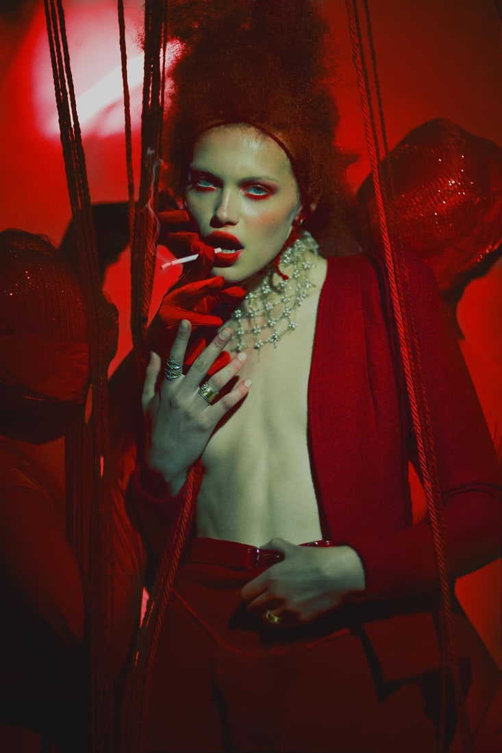 Brian Ziff Thou Art Sick Photography 30x20 Edition 2/5 Surrealist Giclee Print: Brian Ziff Thou Art Sick Photography 30x20 Edition 2/5 Surrealist Giclee Print Experience the captivating essence of Brian Ziff's "Thou Art Sick" photography. This stunning giclee print, created in 20