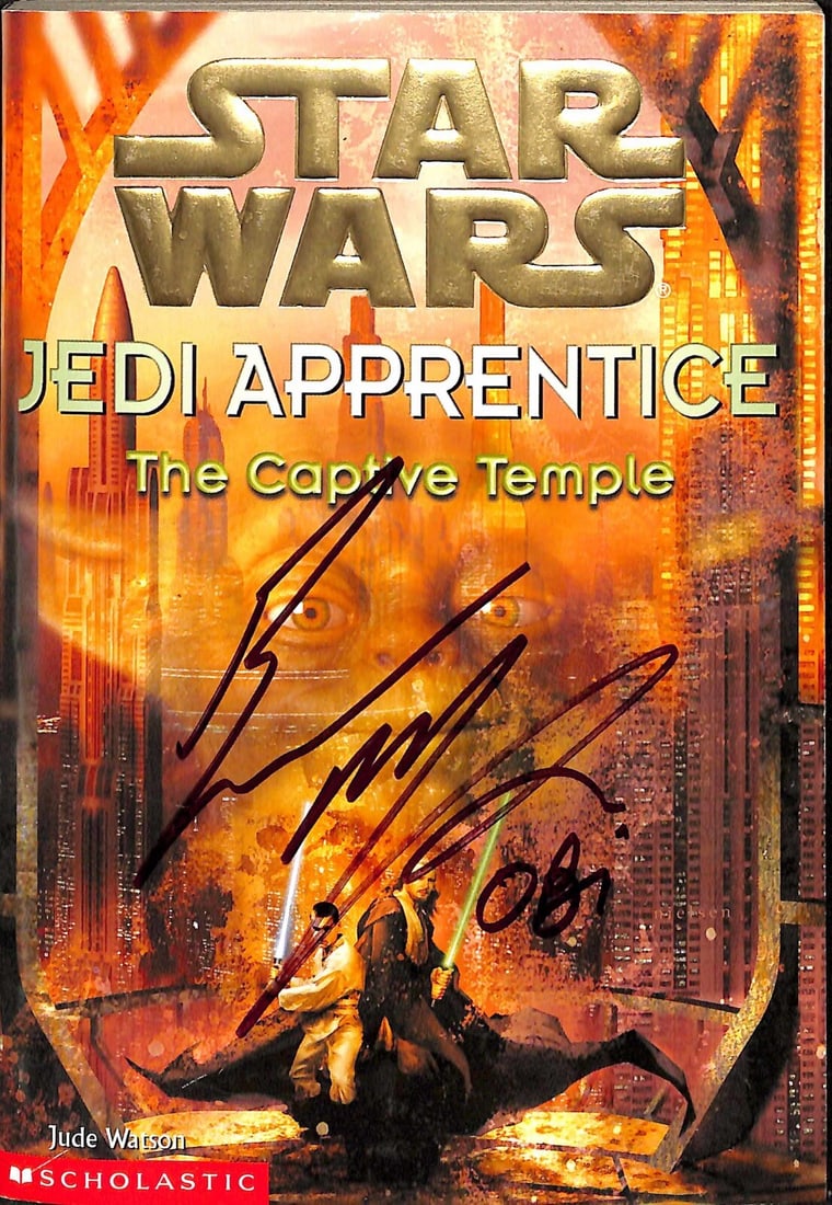 Ewan McGregor Signed Jedi Apprentice Book Inscribed OBI Beckett Authenticated: Ewan McGregor Signed Jedi Apprentice Book Inscribed OBI Beckett Authenticated This vintage paperback book, titled "Star Wars Jedi Apprentice," is a must-have for any fan of the franchise. Authenticall